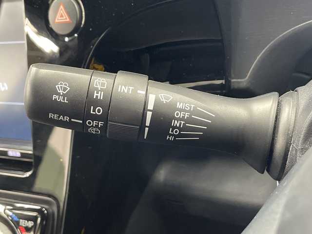 トヨタ アクア 神奈川県 2018(平30)年 3.4万km シルバー 純正9インチナビ/セーフティセンスC/サイドエアロ/バックカメラ/ETC/LEDヘッドライト/カーテシランプ/シートヒーター/ドライブレコーダー前後/クルーズコントロール/スマートキー/衝突軽減システム/横滑り防止装置/車線逸脱警報/アイドリングストップ/フォグランプ/オートライト/ウィンカーミラー/電動格納ミラー/プッシュスタート