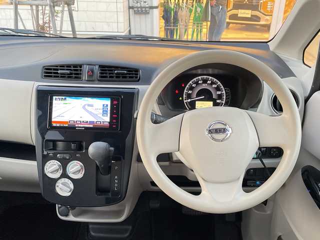 日産 デイズ J 石川県 2018(平30)年 5.2万km 白 社外メモリーナビ　フルセグＴＶ　ＥＴＣ　キーレス　ベンチシート　電動ミラー