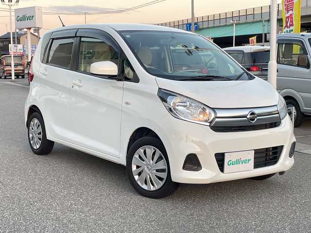 日産 デイズ J 石川県 2018(平30)年 5.2万km 白 社外メモリーナビ　フルセグＴＶ　ＥＴＣ　キーレス　ベンチシート　電動ミラー