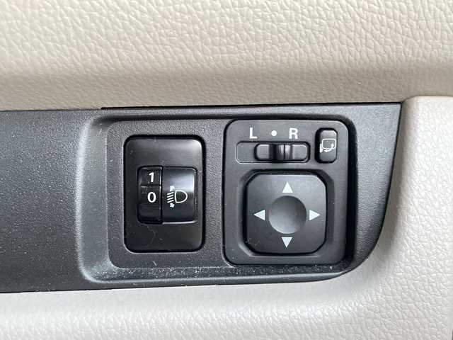 日産 デイズ J 石川県 2018(平30)年 5.2万km 白 社外メモリーナビ　フルセグＴＶ　ＥＴＣ　キーレス　ベンチシート　電動ミラー