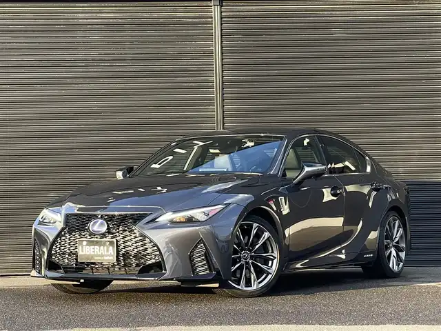 レクサス ＩＳ 300h Fスポーツ 山梨県 2021(令3)年 2.7万km ソニッククロム 純正１０．３メモリナビ　/フルセグ　/ＢＴ　/黒革　/シートＨ　/ステアリングＨ　/Ｐシート　/ＬＥＤ　/Ａライト　/ＥＴＣ　/ＡＣＣ　/ＢＳＡ　/ＬＫＡ　/前後ドラレコ　/純正１９ＡＷ　/コーナーセンサー　/保証書