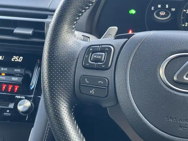 レクサス ＩＳ 300h Fスポーツ 山梨県 2021(令3)年 2.7万km ソニッククロム 純正１０．３メモリナビ　/フルセグ　/ＢＴ　/黒革　/シートＨ　/ステアリングＨ　/Ｐシート　/ＬＥＤ　/Ａライト　/ＥＴＣ　/ＡＣＣ　/ＢＳＡ　/ＬＫＡ　/前後ドラレコ　/純正１９ＡＷ　/コーナーセンサー　/保証書