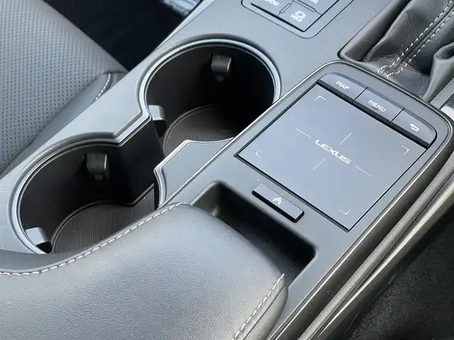 レクサス ＩＳ 300h Fスポーツ 山梨県 2021(令3)年 2.7万km ソニッククロム 純正１０．３メモリナビ　/フルセグ　/ＢＴ　/黒革　/シートＨ　/ステアリングＨ　/Ｐシート　/ＬＥＤ　/Ａライト　/ＥＴＣ　/ＡＣＣ　/ＢＳＡ　/ＬＫＡ　/前後ドラレコ　/純正１９ＡＷ　/コーナーセンサー　/保証書