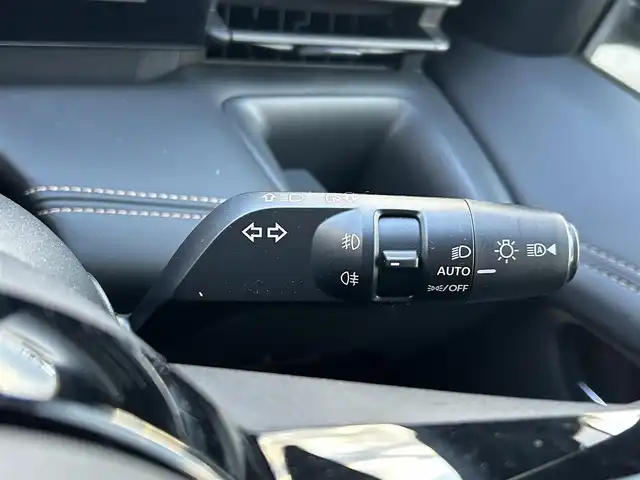 日産 セレナ e－パワー ハイウェイスター V 熊本県 2023(令5)年 0.6万km ダークメタルグレー ワンオーナー/純正メモリナビ/AM/FM/BT/USB/AppleCarPlay/AndroidAuto/フルセグTV/バックカメラ（全周囲カメラ）/純正フリップダウンモニター/ETC2.0/ABS/横滑り防止装置/インテリジェントクルーズコントロール（操舵支援）/車線逸脱警報/車線逸脱防止支援/後側方車両検知警報/後側方衝突防止支援/前方衝突防止支援/踏み間違い衝突防止支援/ブラインドスポットモニター/先行車発進お知らせ/ふらつき警報/置くだけ充電/電子パーキング/オートブレーキホールド/合皮シート/シートヒーター（D/N/2列目）/ウォークスルー/3列シート/LEDヘッドライト/フォグランプ/オートライト/オートハイビーム/電動格納ミラー/ウィンカーミラー/ドアバイザー/純正フロアマット