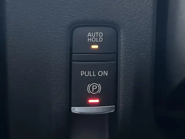 日産 セレナ e－パワー ハイウェイスター V 熊本県 2023(令5)年 0.6万km ダークメタルグレー ワンオーナー/純正メモリナビ/AM/FM/BT/USB/AppleCarPlay/AndroidAuto/フルセグTV/バックカメラ（全周囲カメラ）/純正フリップダウンモニター/ETC2.0/ABS/横滑り防止装置/インテリジェントクルーズコントロール（操舵支援）/車線逸脱警報/車線逸脱防止支援/後側方車両検知警報/後側方衝突防止支援/前方衝突防止支援/踏み間違い衝突防止支援/ブラインドスポットモニター/先行車発進お知らせ/ふらつき警報/置くだけ充電/電子パーキング/オートブレーキホールド/合皮シート/シートヒーター（D/N/2列目）/ウォークスルー/3列シート/LEDヘッドライト/フォグランプ/オートライト/オートハイビーム/電動格納ミラー/ウィンカーミラー/ドアバイザー/純正フロアマット