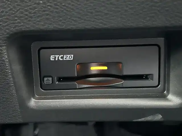 日産 セレナ e－パワー ハイウェイスター V 熊本県 2023(令5)年 0.6万km ダークメタルグレー ワンオーナー/純正メモリナビ/AM/FM/BT/USB/AppleCarPlay/AndroidAuto/フルセグTV/バックカメラ（全周囲カメラ）/純正フリップダウンモニター/ETC2.0/ABS/横滑り防止装置/インテリジェントクルーズコントロール（操舵支援）/車線逸脱警報/車線逸脱防止支援/後側方車両検知警報/後側方衝突防止支援/前方衝突防止支援/踏み間違い衝突防止支援/ブラインドスポットモニター/先行車発進お知らせ/ふらつき警報/置くだけ充電/電子パーキング/オートブレーキホールド/合皮シート/シートヒーター（D/N/2列目）/ウォークスルー/3列シート/LEDヘッドライト/フォグランプ/オートライト/オートハイビーム/電動格納ミラー/ウィンカーミラー/ドアバイザー/純正フロアマット