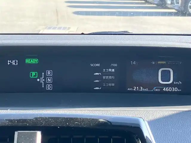 トヨタ プリウス Sセーフティプラス 静岡県 2018(平30)年 4.6万km ホワイトパールクリスタルシャイン エンジンスタートボタン/パワーウィンドウ/パワーステアリング/パーキングアシスト/アイドリングストップ/スマートキー/オートエアコン/レーダークルーズコントロール/ＥＴＣ2.0/純正9インチナビ（CD/DVD/BT/フルセグ）/バックカメラ/ドライブレコーダー/フロアマット/布シート/純正アルミホイール/ABS/横滑り防止装置/コーナーセンサー前後/レーンキープアシスト/オートライト/オートマチックハイビーム/LEDヘッドライト/Ｗ+サイドエアバッグ/衝突軽減システム