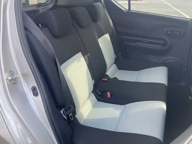 トヨタ アクア S 福岡県 2014(平26)年 6.7万km シルバーM 純正メモリナビ/バックカメラ/Bluetooth/ワンセグＴＶ/プッシュスタート/ステアリングスイッチ/オートライト/純正フロアマット/ドアバイザー/ヘッドライトレベライザー