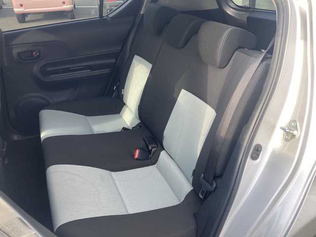 トヨタ アクア S 福岡県 2014(平26)年 6.7万km シルバーM 純正メモリナビ/バックカメラ/Bluetooth/ワンセグＴＶ/プッシュスタート/ステアリングスイッチ/オートライト/純正フロアマット/ドアバイザー/ヘッドライトレベライザー
