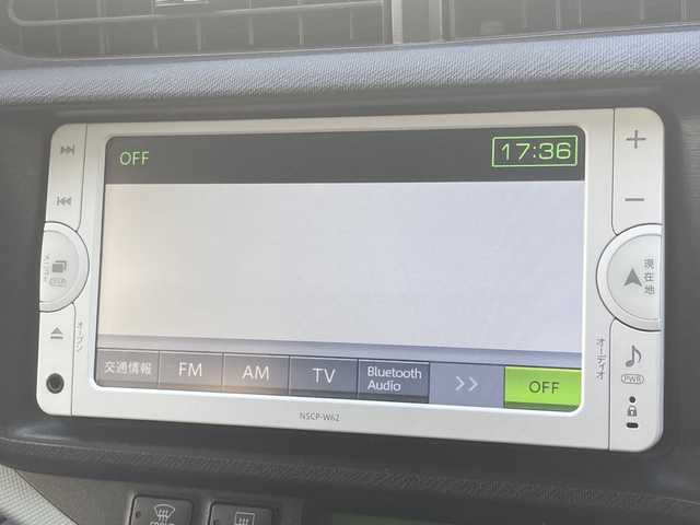 トヨタ アクア S 福岡県 2014(平26)年 6.7万km シルバーM 純正メモリナビ/バックカメラ/Bluetooth/ワンセグＴＶ/プッシュスタート/ステアリングスイッチ/オートライト/純正フロアマット/ドアバイザー/ヘッドライトレベライザー