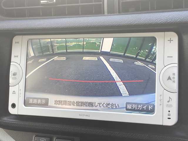 トヨタ アクア S 福岡県 2014(平26)年 6.7万km シルバーM 純正メモリナビ/バックカメラ/Bluetooth/ワンセグＴＶ/プッシュスタート/ステアリングスイッチ/オートライト/純正フロアマット/ドアバイザー/ヘッドライトレベライザー