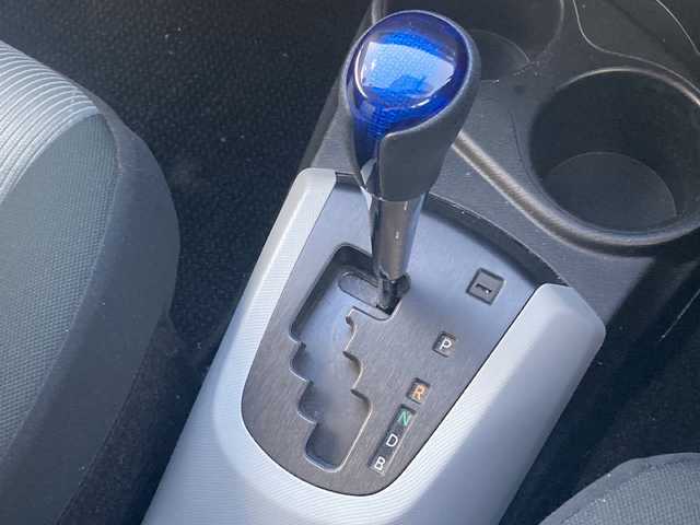 トヨタ アクア S 福岡県 2014(平26)年 6.7万km シルバーM 純正メモリナビ/バックカメラ/Bluetooth/ワンセグＴＶ/プッシュスタート/ステアリングスイッチ/オートライト/純正フロアマット/ドアバイザー/ヘッドライトレベライザー