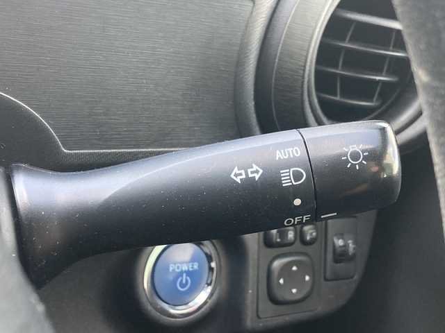 トヨタ アクア S 福岡県 2014(平26)年 6.7万km シルバーM 純正メモリナビ/バックカメラ/Bluetooth/ワンセグＴＶ/プッシュスタート/ステアリングスイッチ/オートライト/純正フロアマット/ドアバイザー/ヘッドライトレベライザー