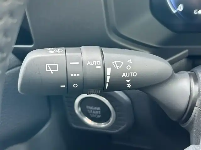 トヨタ ランドクルーザー ２５０ VX 岩手県 2024(令6)年 0.7万km プラチナホワイトパールマイカ ・ワンオーナー/・4WD/・純正12.3インチディスプレイオーディオ/・フルセグTV/BT/Miracast/・パノラミックビューモニター/・JBLサウンド/・サンルーフ/・デジタルインナーミラー/・ワイヤレス充電/・パワーバックドア/・プリクラッシュセーフティ/・レーダークルーズコントロール/・レーンディパーチャーアラート/・ブラインドスポットモニター/・プロアクティブドライビングアシスト/・クリアランスソナー/・リヤクロストラフィックアラート/・後方車両接近告知/・リヤカメラディテクション/・安心降車アシスト/・周辺車両接近時サポート/・ロードサインアシスト/・パーキングサポートブレーキ/・オートマチックハイビーム/・ビルトインETC/・LEDヘッドライト/・LEDフォグ/・リヤフォグ/・パワーヒーター/・レザーシート/・運転席パワーシート/・前席シートヒーター/エアシート/・ステアリングヒーター/・ワイパーデアイサー/・横滑り防止/・電格ミラー/・プッシュスタート/・スマートキー