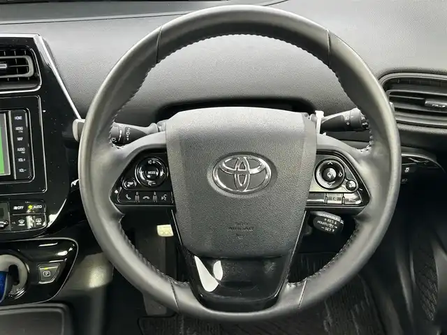 トヨタ プリウス S 岡山県 2019(平31)年 9.6万km スーパーホワイトⅡ トヨタセーフティセンス/純正7インチナビ/フルセグTV/DVD/Bluetooth/バックカメラ/ビルトインETC/ドライブレコーダー/アダプティブクルーズコントロール/スマートキー/プッシュEgスタート/ステアリングリモコン/LEDオートライト/LEDフォグランプ/スタッドレスタイヤ/横滑り防止装置/保証書/取説