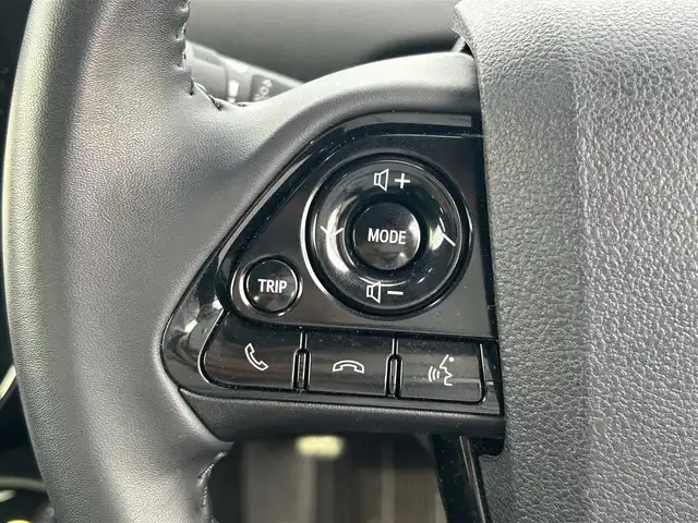 トヨタ プリウス S 岡山県 2019(平31)年 9.6万km スーパーホワイトⅡ トヨタセーフティセンス/純正7インチナビ/フルセグTV/DVD/Bluetooth/バックカメラ/ビルトインETC/ドライブレコーダー/アダプティブクルーズコントロール/スマートキー/プッシュEgスタート/ステアリングリモコン/LEDオートライト/LEDフォグランプ/スタッドレスタイヤ/横滑り防止装置/保証書/取説