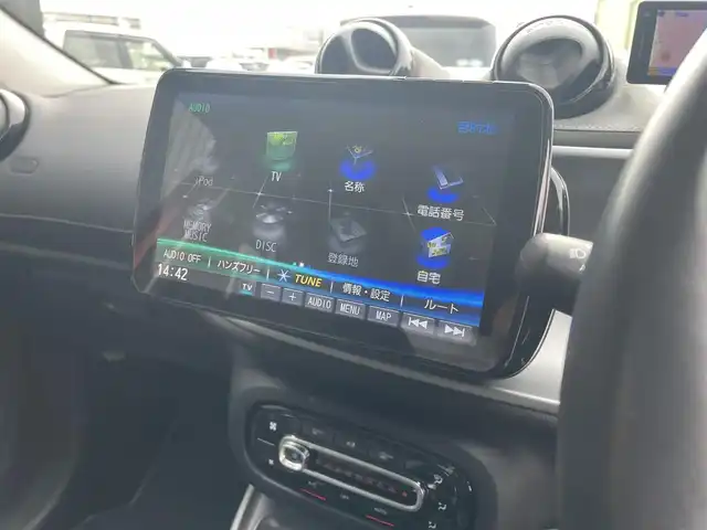 スマート ＭＣＣ スマート フォーフォー BRABUS エクスクルーシブ レッドLTD 静岡県 2017(平29)年 4.2万km 赤 /特別仕様車/アイドリングストップ/ターボ/社外ナビ/バックカメラ/地デジ/黒革シート/シートヒーター/フロントスポイラー/スペアキー×１/ETC/新車時整備手帳/　　【保証書】/取扱説明書/