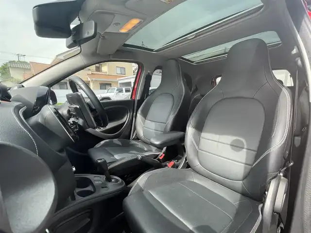 スマート ＭＣＣ スマート フォーフォー BRABUS エクスクルーシブ レッドLTD 静岡県 2017(平29)年 4.2万km 赤 /特別仕様車/アイドリングストップ/ターボ/社外ナビ/バックカメラ/地デジ/黒革シート/シートヒーター/フロントスポイラー/スペアキー×１/ETC/新車時整備手帳/　　【保証書】/取扱説明書/