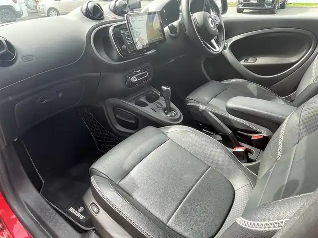 スマート ＭＣＣ スマート フォーフォー BRABUS エクスクルーシブ レッドLTD 静岡県 2017(平29)年 4.2万km 赤 /特別仕様車/アイドリングストップ/ターボ/社外ナビ/バックカメラ/地デジ/黒革シート/シートヒーター/フロントスポイラー/スペアキー×１/ETC/新車時整備手帳/　　【保証書】/取扱説明書/