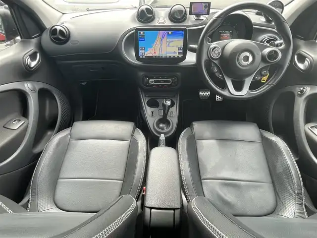 スマート ＭＣＣ スマート フォーフォー BRABUS エクスクルーシブ レッドLTD 静岡県 2017(平29)年 4.2万km 赤 /特別仕様車/アイドリングストップ/ターボ/社外ナビ/バックカメラ/地デジ/黒革シート/シートヒーター/フロントスポイラー/スペアキー×１/ETC/新車時整備手帳/　　【保証書】/取扱説明書/