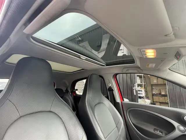 スマート ＭＣＣ スマート フォーフォー BRABUS エクスクルーシブ レッドLTD 静岡県 2017(平29)年 4.2万km 赤 /特別仕様車/アイドリングストップ/ターボ/社外ナビ/バックカメラ/地デジ/黒革シート/シートヒーター/フロントスポイラー/スペアキー×１/ETC/新車時整備手帳/　　【保証書】/取扱説明書/