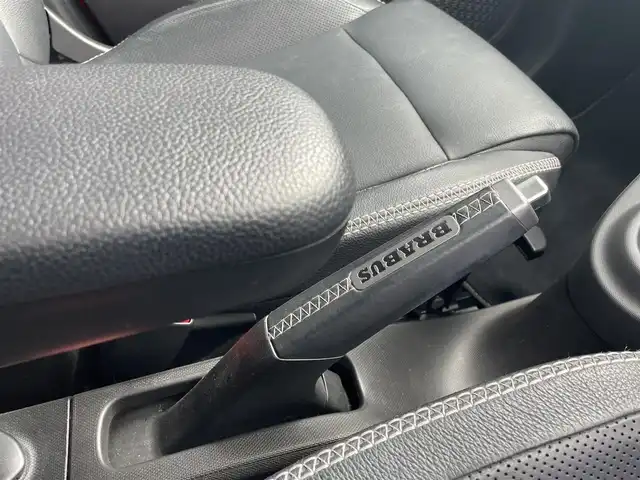 スマート ＭＣＣ スマート フォーフォー BRABUS エクスクルーシブ レッドLTD 静岡県 2017(平29)年 4.2万km 赤 /特別仕様車/アイドリングストップ/ターボ/社外ナビ/バックカメラ/地デジ/黒革シート/シートヒーター/フロントスポイラー/スペアキー×１/ETC/新車時整備手帳/　　【保証書】/取扱説明書/