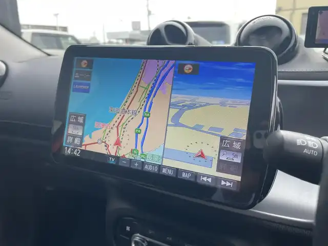 スマート ＭＣＣ スマート フォーフォー BRABUS エクスクルーシブ レッドLTD 静岡県 2017(平29)年 4.2万km 赤 /特別仕様車/アイドリングストップ/ターボ/社外ナビ/バックカメラ/地デジ/黒革シート/シートヒーター/フロントスポイラー/スペアキー×１/ETC/新車時整備手帳/　　【保証書】/取扱説明書/