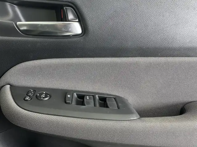 ホンダ フィット e:HEVクロスター 愛知県 2020(令2)年 5.6万km プレミアムサンライトホワイトパール 純正9インチナビ　/（フルセグ/BT/CD/DVD） /レーダークルーズコントロール　/バックモニター　/コーナーセンサー　/衝突軽減システム　/レーンキープアシスト　/オートライト　/電動格納ミラー　/ドライブレコーダー　/ETC/社外AW（BALMINUM）　