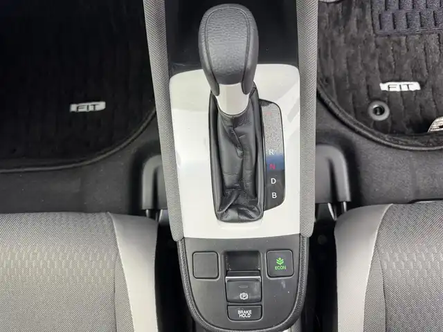 ホンダ フィット e:HEVクロスター 愛知県 2020(令2)年 5.6万km プレミアムサンライトホワイトパール 純正9インチナビ　/（フルセグ/BT/CD/DVD） /レーダークルーズコントロール　/バックモニター　/コーナーセンサー　/衝突軽減システム　/レーンキープアシスト　/オートライト　/電動格納ミラー　/ドライブレコーダー　/ETC/社外AW（BALMINUM）　