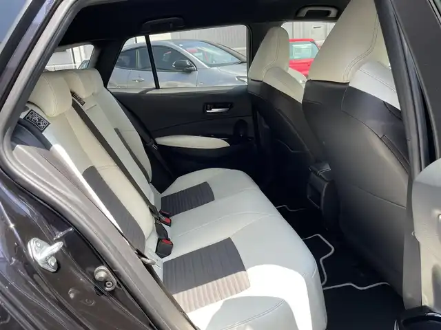 トヨタ カローラツーリング ダブルバイビー 神奈川県 2021(令3)年 2.8万km スパークリングブラックパールクリスタルシャイン ワンオーナー/6MT/ターボ/カローラスポーツ用アルミボンネット/現行型テールレンズ/純正メモリーナビ・地デジTV/バックモニター/白内装ハーフレザーシート/ワイヤレス充電/寒冷地仕様/トヨタセーフティセンス/PCS/LDA/RSA/コーナーセンサー/純正17インチAW/LEDライト/LEDフォグ/LEDデイライト/オートハイビーム/前席シートヒーター/ステアリングヒーター/前後ドライブレコーダー/ビルトインETC2.0/純正USB/BT/Miracast/プッシュスタート/スマートキー×2/ステアリングスイッチ/保証書・取説あり