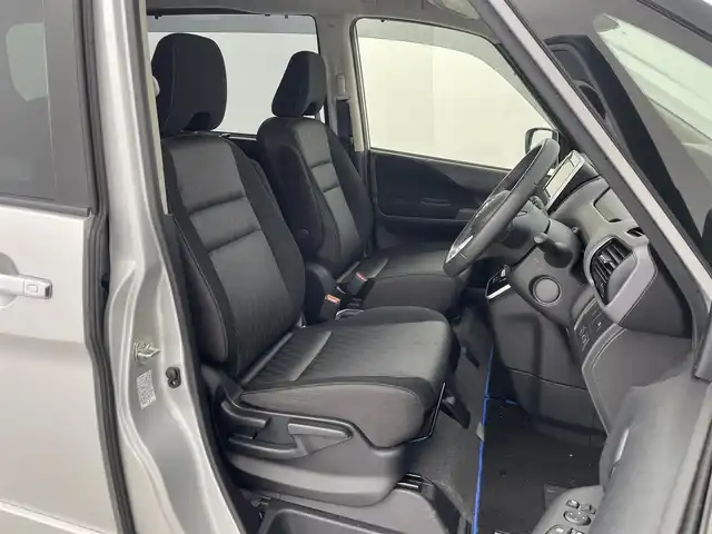 日産 セレナ e－パワー ハイウェイスター V 群馬県 2020(令2)年 5.1万km ブリリアントシルバー セーフティパッケージA/ ・SRSカーテン/サイドエアバッグシステム/ ・インテリジェントアラウンドビューモニター/ ・インテリジェントDA(ふらつき警報)/ ・ヒーター付きドアミラー/オートデュアルエアコン/リヤヒーターダクト/＝＝＝＝＝＝/純正10インチナビ/(AM/FM/Bluetooth/フルセグTV/CD/DVD//Blue-ray/USB/AppleCarPlay/AndroidAuto)/純正11インチフリップダウンモニター/両側パワースライドドア(ハンズフリー機能付)/社外前後ドライブレコーダー/LEDヘッドランプ/ビルトインETC/BSW（後側方車両検知警報）/BSI(後側方衝突防止支援)/エマージェンシーブレーキ/LDW（車線逸脱警報）/LDP（車線逸脱防止支援）/ソナー/クルーズコントロール/プッシュスタート/スマートキー
