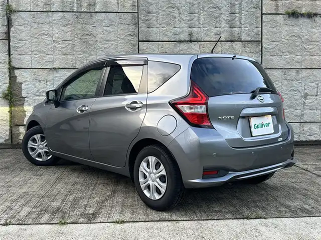 日産 ノート X Vセレクション 長崎県 2020(令2)年 5.1万km ダークメタルグレー ワンオーナー/純正メモリナビ/(CD/DVD/BT/フルセグ)/全方位カメラ/衝突軽減ブレーキ/レーンアシスト/コーナーセンサー/オートライト/スマートキー/プッシュスタート/ステアリングスイッチ