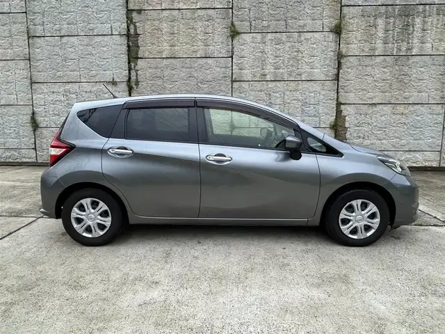 日産 ノート X Vセレクション 長崎県 2020(令2)年 5.1万km ダークメタルグレー ワンオーナー/純正メモリナビ/(CD/DVD/BT/フルセグ)/全方位カメラ/衝突軽減ブレーキ/レーンアシスト/コーナーセンサー/オートライト/スマートキー/プッシュスタート/ステアリングスイッチ