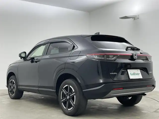 ホンダ ヴェゼル ハイブリッド e:HEV X 岡山県 2022(令4)年 2.7万km クリスタルブラックパール ホンダセンシング/純正９インチディスプレイオーディオ/（ナビ/Ｂｌｕｅｔｏｏｔｈ/フルセグＴＶ/USB/Carplay）/衝突軽減ブレーキ/レーダークルーズコントロール/ビルトインＥＴＣ２．０/ドライブレコーダー（前後）/ＬＥＤヘッドライト/オートハイビーム/フォグランプ/バックカメラ/置くだけ充電/ドライブレコーダー/新車保証書/取扱説明書/スペアキー×１