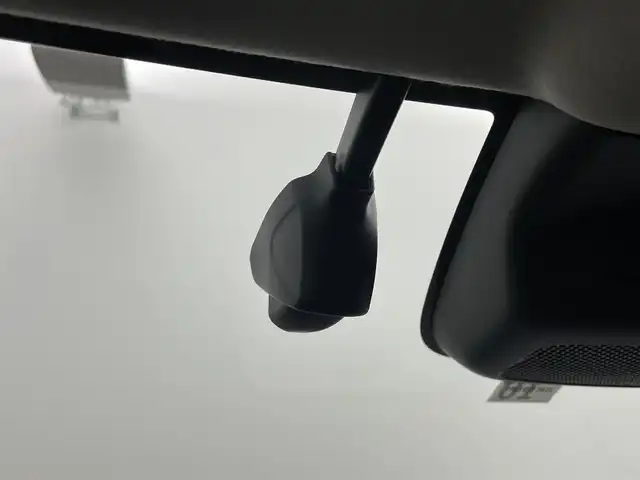 ホンダ ヴェゼル ハイブリッド e:HEV X 岡山県 2022(令4)年 2.7万km クリスタルブラックパール ホンダセンシング/純正９インチディスプレイオーディオ/（ナビ/Ｂｌｕｅｔｏｏｔｈ/フルセグＴＶ/USB/Carplay）/衝突軽減ブレーキ/レーダークルーズコントロール/ビルトインＥＴＣ２．０/ドライブレコーダー（前後）/ＬＥＤヘッドライト/オートハイビーム/フォグランプ/バックカメラ/置くだけ充電/ドライブレコーダー/新車保証書/取扱説明書/スペアキー×１