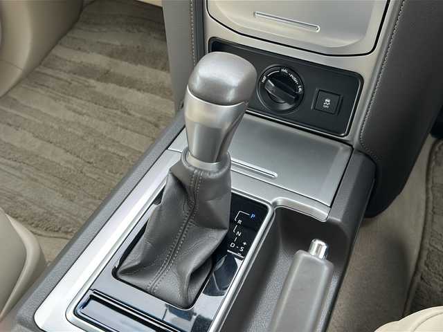 トヨタ ランドクルーザー プラド TX Lパッケージ 茨城県 2021(令3)年 1.9万km ホワイトパールクリスタルシャイン フルタイム4WD/モデリスタエアロ/サンルーフ/ALPINE9インチナビゲーション/CD/DVD/Bluetooth/フルセグTV/バックカメラ/Toyota Safety Sense/・プリクラッシュセーフティ/・レーンディパーチャーアラート/・オートマチックハイビーム/・レーダークルーズコントロール/・ロードサインアシスト/先行車発進告知/ビルトインETC/レザーシート/前席シートヒーター/エアシート/純正19インチAW/ルーフレール/オートライト/LEDヘッドライト