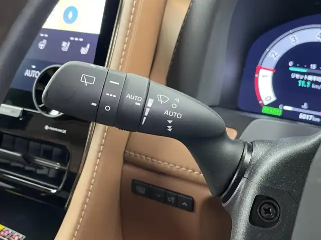 トヨタ ヴェルファイア ハイブリット Z プレミア 埼玉県 2024(令6)年 0.5万km ブラック トヨタセーフティセンス/トヨタチームメイト/モデリスタエアロ(フロント・サイド・リア)/左右独立ムーンルーフ/ユニバーサルステップ/フリップダウンモニター/パノラミックビューモニター/ビルトインETC2.0/前後ドラレコ/本革シート/パワーシート/シートヒーター/エアシート/純正19インチAW/スマートキー/スペアキー1本/保証書・取説