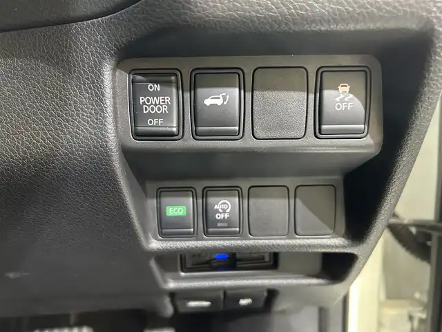 日産 エクストレイル 20Xi 愛媛県 2018(平30)年 5.9万km ブリリアントホワイトパール ・９型ナビ/（フルセグＴＶ・ＢＴ・ＣＤ・ＤＶＤ・ＦＭ・ＡＭ・ＳＤ・ＵＳＢ・ＡＵＸ）/・カプロンシート/・全方位カメラ　/・ＥＴＣ　/・前方ドラレコ　/・１１型後席モニター　/・プロパイロット　/・レーダークルコン　/・レーンキープアシスト/・パワーバックドア/・2WD・4WD切り替え/・デジタルインナーミラー/・スペアキー
