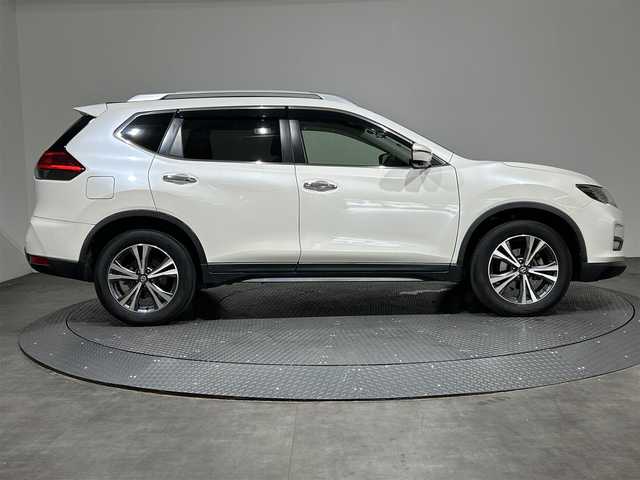日産 エクストレイル 20Xi 愛媛県 2018(平30)年 5.9万km ブリリアントホワイトパール ・９型ナビ/（フルセグＴＶ・ＢＴ・ＣＤ・ＤＶＤ・ＦＭ・ＡＭ・ＳＤ・ＵＳＢ・ＡＵＸ）/・カプロンシート/・全方位カメラ　/・ＥＴＣ　/・前方ドラレコ　/・１１型後席モニター　/・プロパイロット　/・レーダークルコン　/・レーンキープアシスト/・パワーバックドア/・2WD・4WD切り替え/・デジタルインナーミラー/・スペアキー