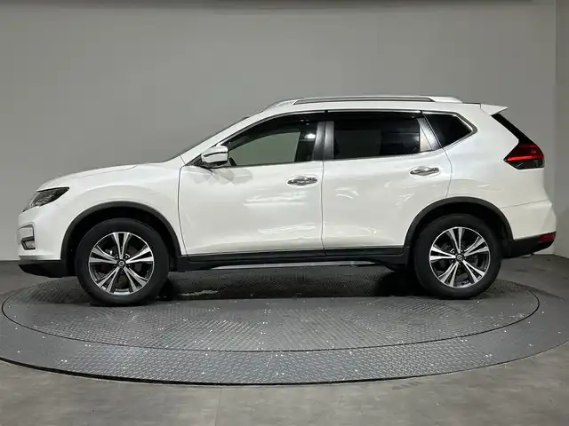 日産 エクストレイル 20Xi 愛媛県 2018(平30)年 5.9万km ブリリアントホワイトパール ・９型ナビ/（フルセグＴＶ・ＢＴ・ＣＤ・ＤＶＤ・ＦＭ・ＡＭ・ＳＤ・ＵＳＢ・ＡＵＸ）/・カプロンシート/・全方位カメラ　/・ＥＴＣ　/・前方ドラレコ　/・１１型後席モニター　/・プロパイロット　/・レーダークルコン　/・レーンキープアシスト/・パワーバックドア/・2WD・4WD切り替え/・デジタルインナーミラー/・スペアキー
