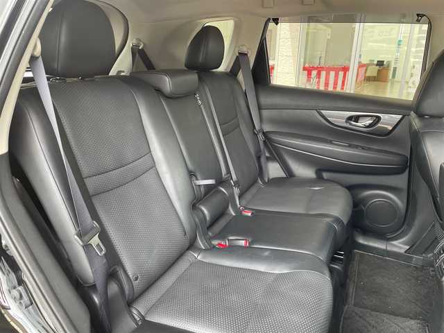 日産 エクストレイル 20Xt エマージェンシーブレーキ 埼玉県 2016(平28)年 5.5万km ダイヤモンドブラック /純正メモリナビ//フルセグTV//全方位カメラ//CD/DVD/Bluetooth/AUX/USB//クルーズコントロール//前2席シートヒーター//ビルトインETC//スマートキー×2//LEDヘッドライト//衝突軽減ブレーキ//車線逸脱警報//後側方車両検知警報//Wエアバッグ&ABS//横滑り防止装置//クリアランスソナー//パワーバックドア//アイドリングSTOP//前後ドライブレコーダー//革巻きステアリング//オートライト//Fフォグランプ//プライバシーガラス//ドアバイザー//純正17インチAW//新車時保証書//取扱説明書//ナビ取説