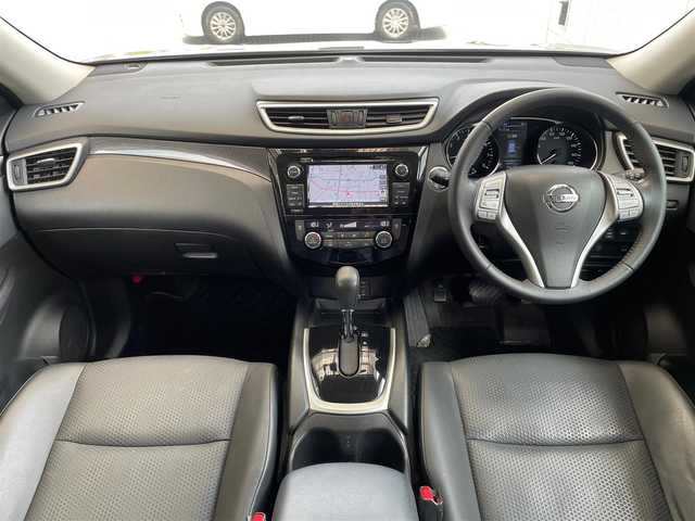 日産 エクストレイル 20Xt エマージェンシーブレーキ 埼玉県 2016(平28)年 5.5万km ダイヤモンドブラック /純正メモリナビ//フルセグTV//全方位カメラ//CD/DVD/Bluetooth/AUX/USB//クルーズコントロール//前2席シートヒーター//ビルトインETC//スマートキー×2//LEDヘッドライト//衝突軽減ブレーキ//車線逸脱警報//後側方車両検知警報//Wエアバッグ&ABS//横滑り防止装置//クリアランスソナー//パワーバックドア//アイドリングSTOP//前後ドライブレコーダー//革巻きステアリング//オートライト//Fフォグランプ//プライバシーガラス//ドアバイザー//純正17インチAW//新車時保証書//取扱説明書//ナビ取説
