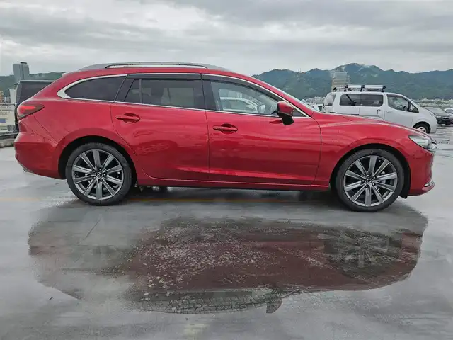 マツダ アテンザ ワゴン XD プロアクティブ 鹿児島県 2018(平30)年 4.6万km ソウルレッドクリスタルM 6MT/サンルーフ/ワンオーナー/純正8型ナビ/　(Bluetooth/CD/DVD)/フルセグTV/360度ビューモニター/ETC/ドライブレコーダー/レーダークルーズコントロール/パーキングセンサー/i-ACTIVSENSE/・アドバンスドスマートシティブレーキサポート/・後退時スマートシティブレーキサポート/・スマートブレーキサポート/・レーンキープアシストシステム/・車線逸脱警報システム/・ブラインドスポットモニタリング/・ドライバーアテンションアラート/・交通標識認識システム/・アクティブドライビングディスプレイ/アダプティブLEDヘッドランプ/ツインターボ/本革巻きステアリング/ステアリングヒーター/前席シートヒーター/運転席ドライビングポジション機能/純正19インチアルミホイール/アドバンストキーレスエントリーシステム/禁煙車