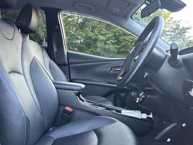 トヨタ プリウス S ツーリングセレクション 京都府 2017(平29)年 8.4万km アティチュードブラックマイカ 純正ナビ/・BT Audio/フルセグTV/CD/DVD/バックカメラ/ビルトインETC/レーダークルーズコントロール/プリクラッシュセーフティ/前席シートヒーター/モデリスタフルエアロ/オートハイビーム/プッシュスタート/ステアリングスイッチ/オートリトラクタブルミラー/純正ドアバイザー/純正フロアマット/保証書