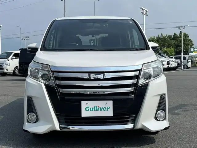 トヨタ ノア Si 奈良県 2014(平26)年 5.2万km ホワイトパールクリスタルシャイン 片側パワースライドドア/純正ナビ(フルセグTV/CD/DVD/AM・FM/BT)/バックカメラ/ビルトインETC/前後ドラレコ/LEDヘッドライト/純正16インチアルミホイール/後席サンシェード/ドアバイザー/スペアキー