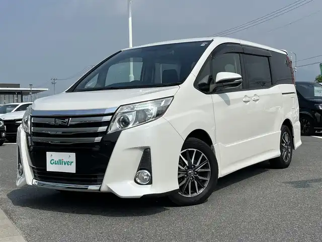 トヨタ ノア Si 奈良県 2014(平26)年 5.2万km ホワイトパールクリスタルシャイン 片側パワースライドドア/純正ナビ(フルセグTV/CD/DVD/AM・FM/BT)/バックカメラ/ビルトインETC/前後ドラレコ/LEDヘッドライト/純正16インチアルミホイール/後席サンシェード/ドアバイザー/スペアキー