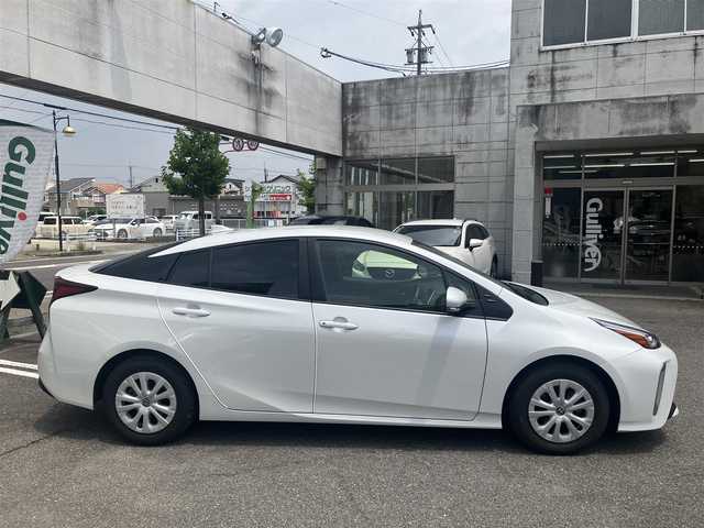 トヨタ プリウス SセーフティプラスⅡ 大分県 2022(令4)年 5.9万km プラチナホワイトパールマイカ トヨタセーフティセンス/マルチメディアディスプレイ/Bluetoothオーディオ/Miracast/地デジ　フルセグ/全方位モニター/スマートキー/プッシュスタート/レーダークルーズコントロール/ビルトイン2.0ETC/LEDヘッドライト/オートライト/オートマチックハイビーム/ステアリングスイッチ/保証書取説有り