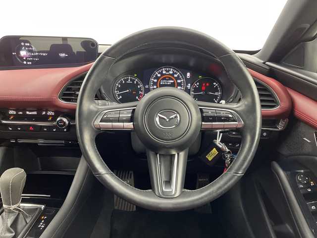 マツダ マツダ３ファストバック X バーガンディセレクション 新潟県 2019(令1)年 4.6万km ジェットブラックマイカ 4WD/360°セーフティパッケージ/　・360°ビューモニター/　・ドライバーモニタリング/Boseサウンドシステム＋12スピーカー/電動スライドガラスサンルーフ/衝突被害軽減システム/レーンキープアシスト/ブラインドスポットモニター/純正ナビ/　（フルセグTV/BT/HDMI/USB/CD/DVD/AM/FM）/レーダークルーズコントロール/LEDオートライト/革シート/シートヒーター/パワーシート/シートメモリー/純正18インチアルミホイール/ステアリングスイッチ/アイドリングストップ/USBポート/スマートキー/ETC