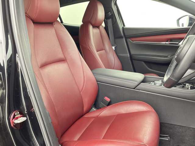 マツダ マツダ３ファストバック X バーガンディセレクション 新潟県 2019(令1)年 4.6万km ジェットブラックマイカ 4WD/360°セーフティパッケージ/　・360°ビューモニター/　・ドライバーモニタリング/Boseサウンドシステム＋12スピーカー/電動スライドガラスサンルーフ/衝突被害軽減システム/レーンキープアシスト/ブラインドスポットモニター/純正ナビ/　（フルセグTV/BT/HDMI/USB/CD/DVD/AM/FM）/レーダークルーズコントロール/LEDオートライト/革シート/シートヒーター/パワーシート/シートメモリー/純正18インチアルミホイール/ステアリングスイッチ/アイドリングストップ/USBポート/スマートキー/ETC