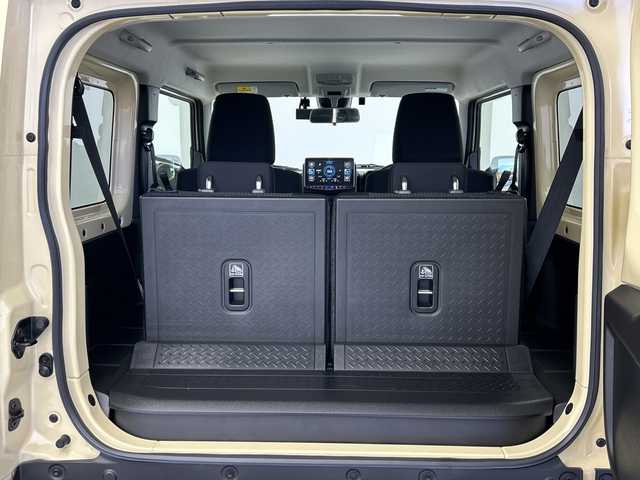 スズキ ジムニー シエラ JC 愛知県 2023(令5)年 0.6万km シフォンアイボリーメタリックブラック2トーンルーフ ALPINE9型ディスプレイオーディオ/(Applecarplay/AndroidAuto/HDMI/USB)/シートヒーター　/前後ドライブレコーダー　/クルーズコントロール　/バックカメラ　　/純正フロアマット/純正マッドフラップ/LEDヘッドライト/ETC/背面タイヤ